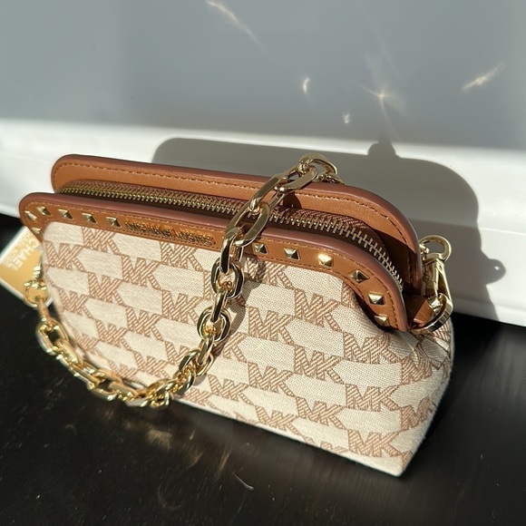 Michael Kors small crossbody clutch - Picture 12 of 12